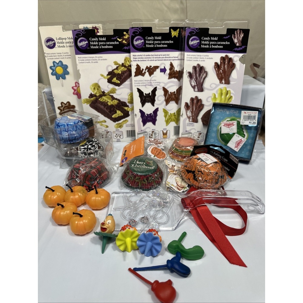 Lot Of Candy And Baking Items Molds, Halloween Christmas Vintage Clowns 25 Lot